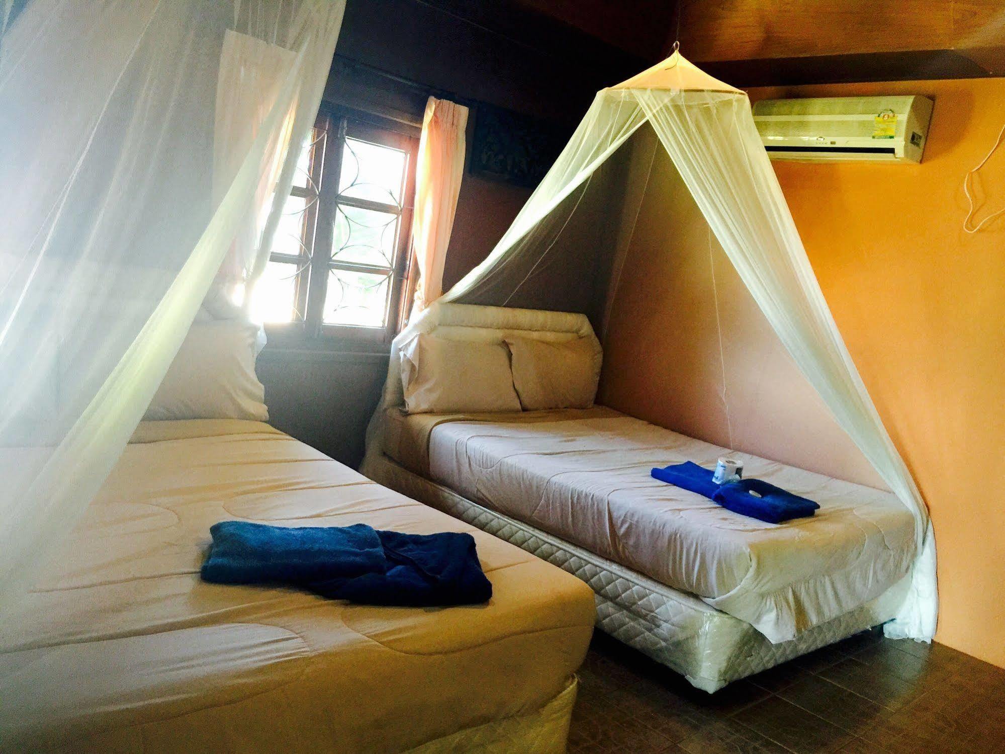 Lucky Resort Haad Yao Bagian luar foto