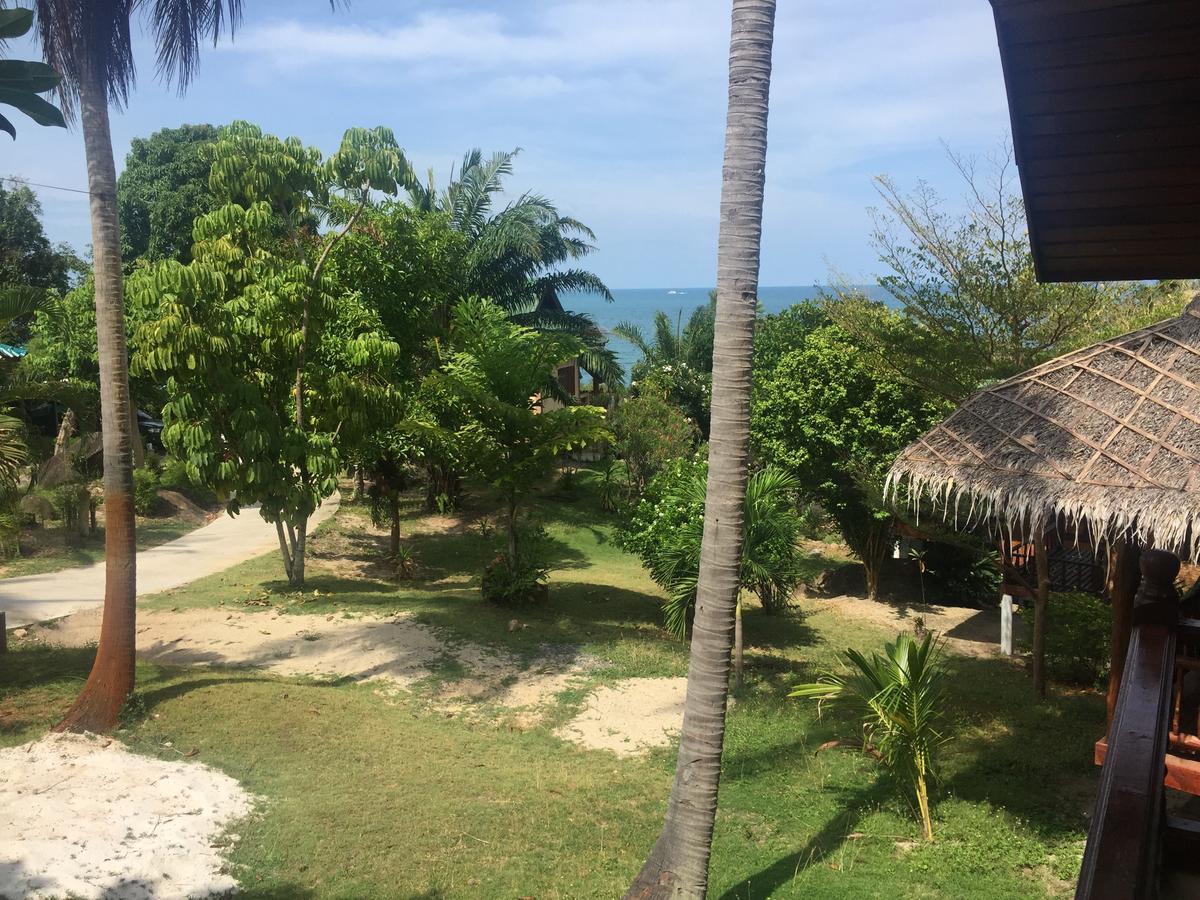 Lucky Resort Haad Yao Bagian luar foto