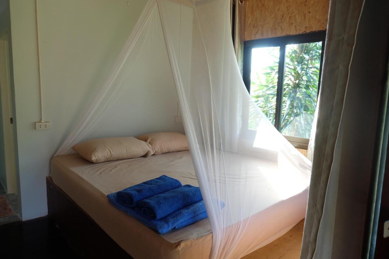 Lucky Resort Haad Yao Bagian luar foto